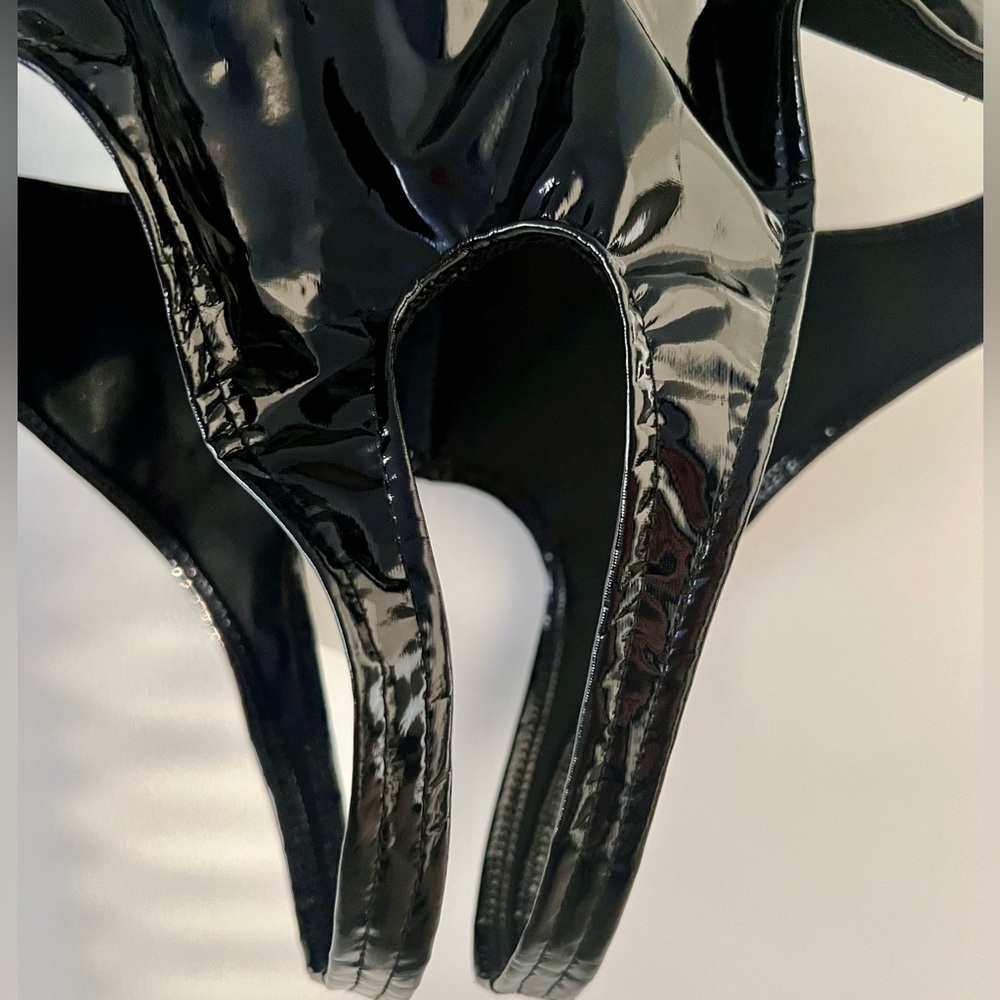 NWT Ghallas Goth Open Cup Leather Bodysuit, size Small - Picture 5 of 7